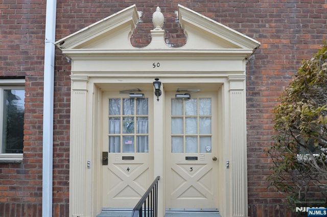 50 S 1st Street 3A, Bergenfield, NJ 07621