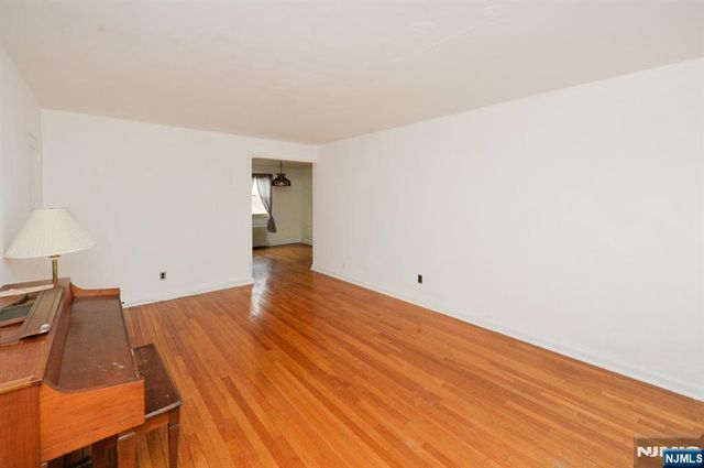 50 S 1st Street 3A, Bergenfield, NJ 07621