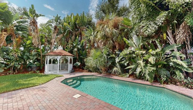120 PARK STREET N, St Petersburg, FL 33710