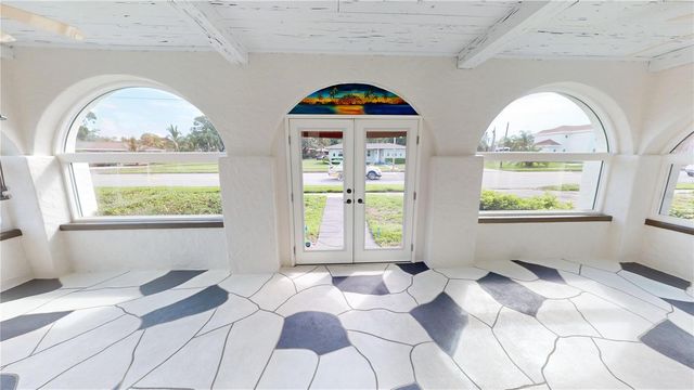 120 PARK STREET N, St Petersburg, FL 33710