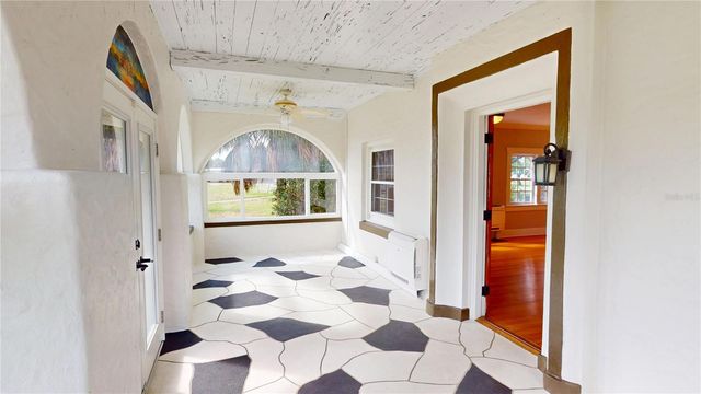 120 PARK STREET N, St Petersburg, FL 33710