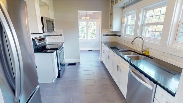 120 PARK STREET N, St Petersburg, FL 33710