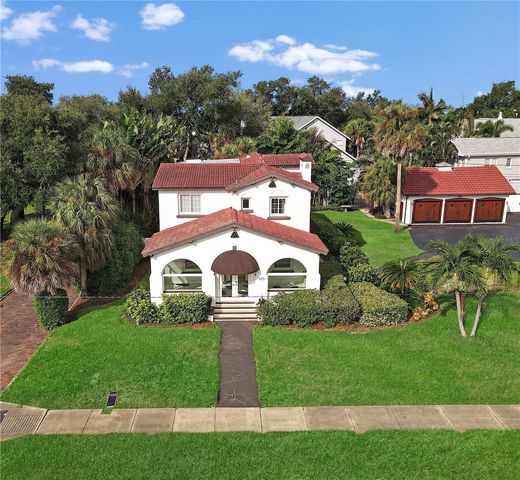120 PARK STREET N, St Petersburg, FL 33710