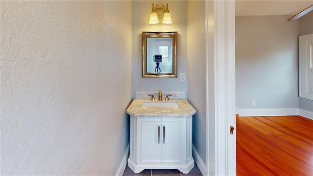 120 PARK STREET N, St Petersburg, FL 33710