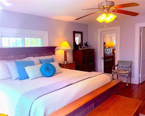 120 PARK STREET N, St Petersburg, FL 33710