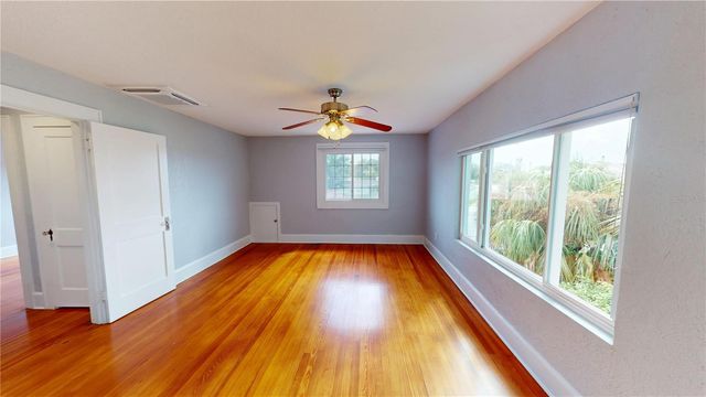 120 PARK STREET N, St Petersburg, FL 33710