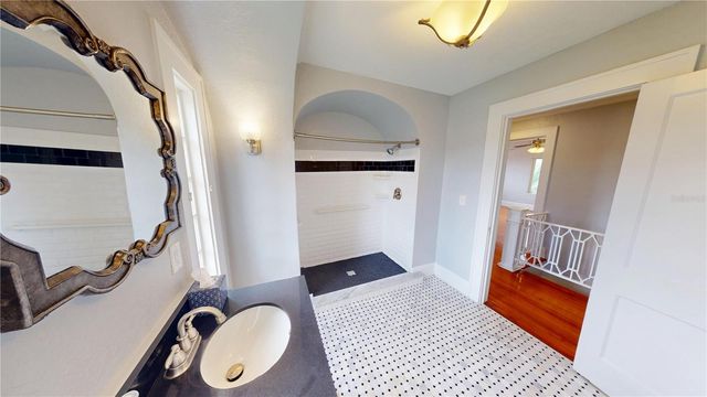 120 PARK STREET N, St Petersburg, FL 33710