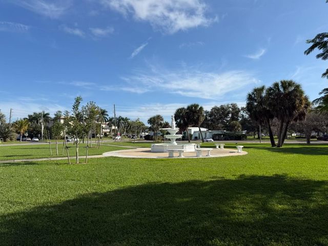 120 PARK STREET N, St Petersburg, FL 33710
