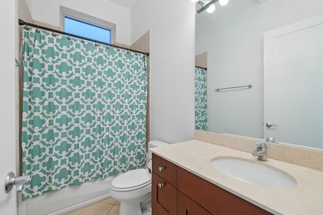 1735 N Western Avenue 2, Chicago, IL 60647