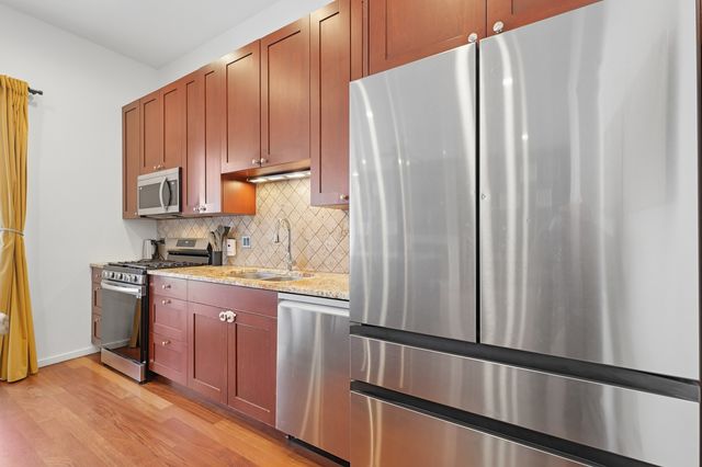 1735 N Western Avenue 2, Chicago, IL 60647