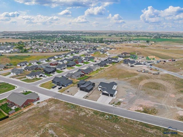 4820 PAHLMEYER DR, Rapid City, SD 57703