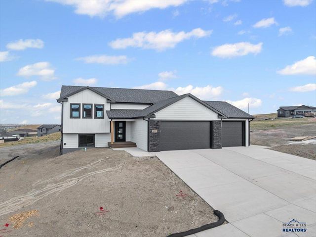 4820 PAHLMEYER DR, Rapid City, SD 57703