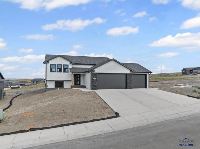 4820 PAHLMEYER DR, Rapid City, SD 57703