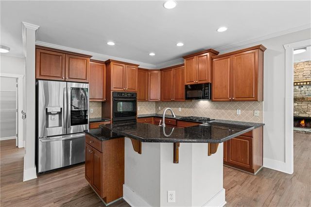 690 Big Bend Trail Road, Sugar Hill, GA 30518