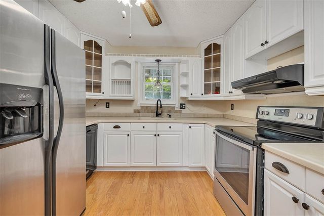 8 W London Hill Road, Woodbine, GA 31569