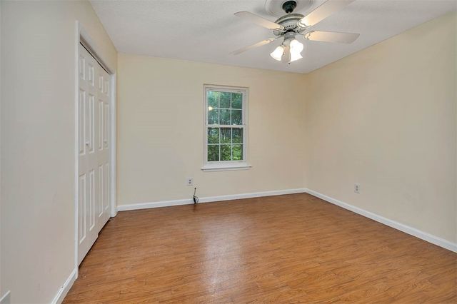 8 W London Hill Road, Woodbine, GA 31569