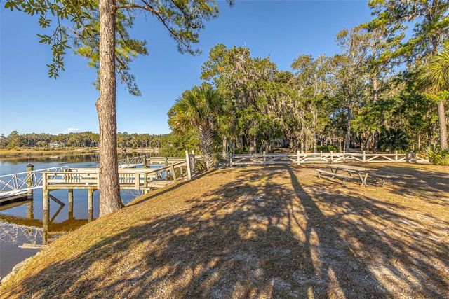 8 W London Hill Road, Woodbine, GA 31569