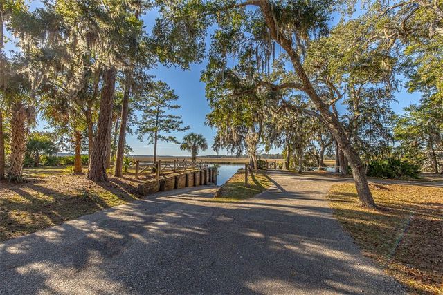 8 W London Hill Road, Woodbine, GA 31569