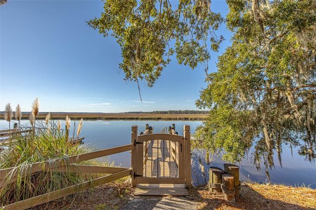 8 W London Hill Road, Woodbine, GA 31569