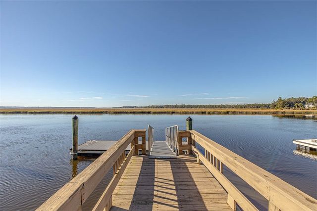 8 W London Hill Road, Woodbine, GA 31569