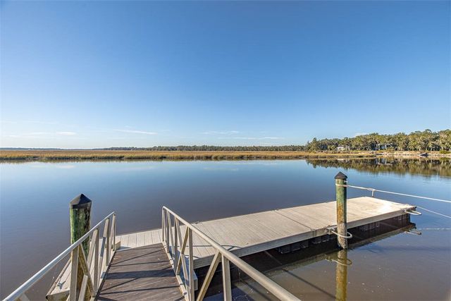 8 W London Hill Road, Woodbine, GA 31569