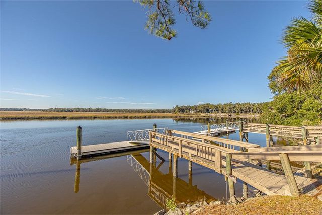 8 W London Hill Road, Woodbine, GA 31569