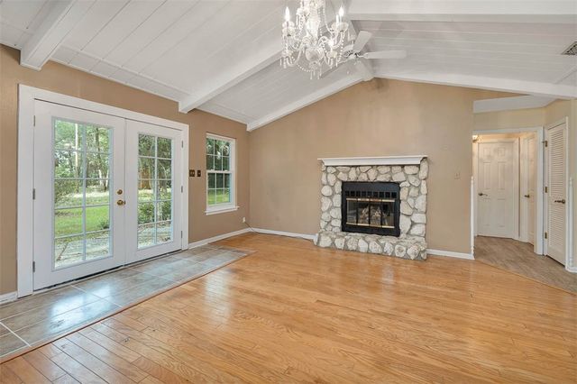 8 W London Hill Road, Woodbine, GA 31569