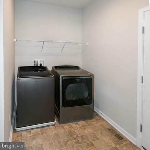 813 MILDENHALL CT, Purcellville, VA 20132
