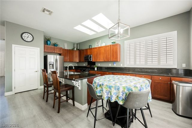 8709 Butterchurn Avenue, Las Vegas, NV 89143