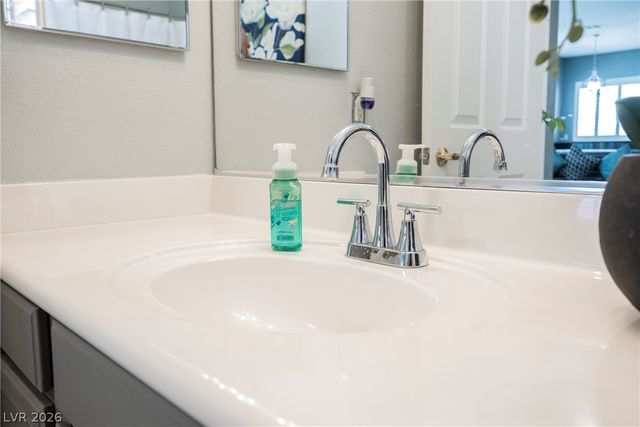 8709 Butterchurn Avenue, Las Vegas, NV 89143