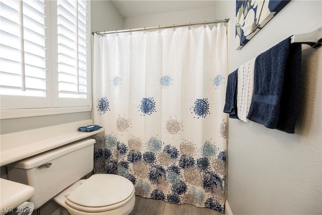 8709 Butterchurn Avenue, Las Vegas, NV 89143