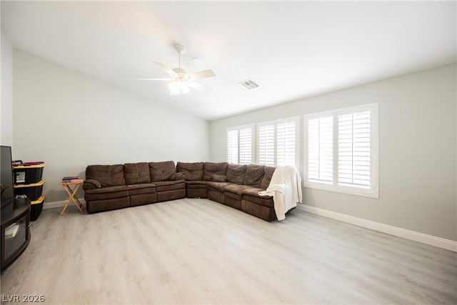 8709 Butterchurn Avenue, Las Vegas, NV 89143