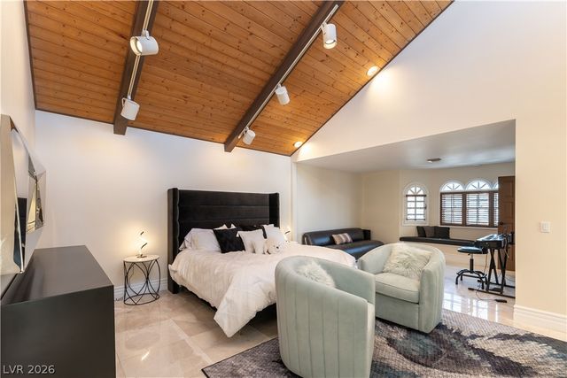 2845 Queens Courtyard Drive, Las Vegas, NV 89109