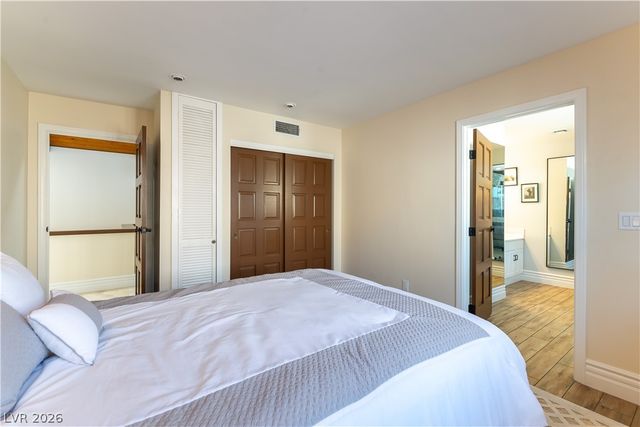 2845 Queens Courtyard Drive, Las Vegas, NV 89109