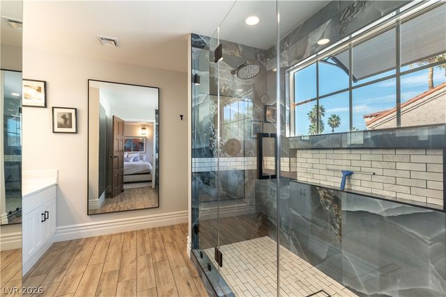 2845 Queens Courtyard Drive, Las Vegas, NV 89109