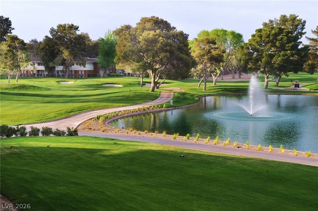 2845 Queens Courtyard Drive, Las Vegas, NV 89109