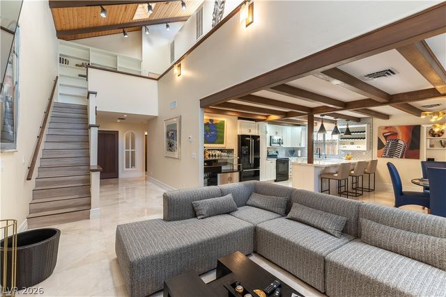 2845 Queens Courtyard Drive, Las Vegas, NV 89109