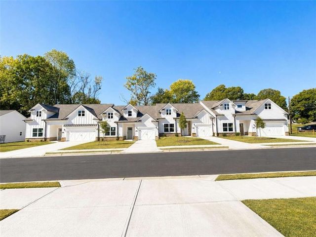28 Village Court, Cleveland, GA 30528