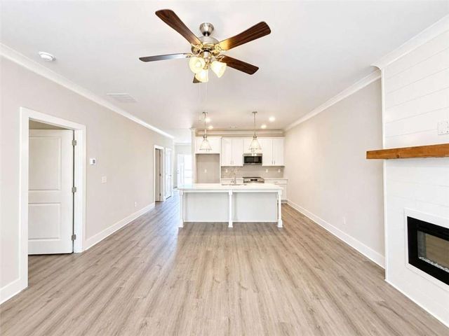 28 Village Court, Cleveland, GA 30528