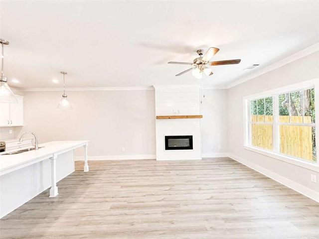28 Village Court, Cleveland, GA 30528