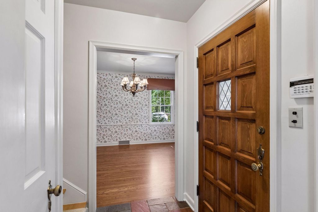 671 Josephine Place, Saint Paul, MN 55116 — photo 5