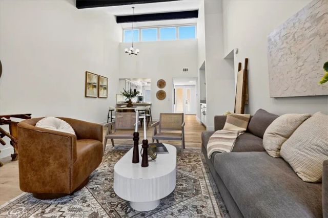 25 Dogwood South, Irvine, CA 92612