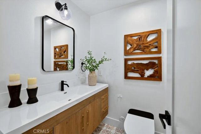 25 Dogwood South, Irvine, CA 92612