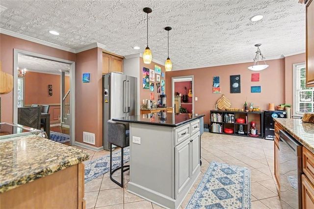 215 Hampton Woods Drive, Fayetteville, GA 30215