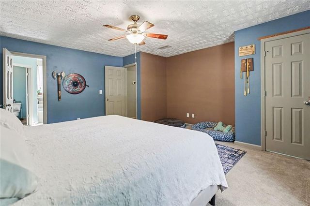 215 Hampton Woods Drive, Fayetteville, GA 30215
