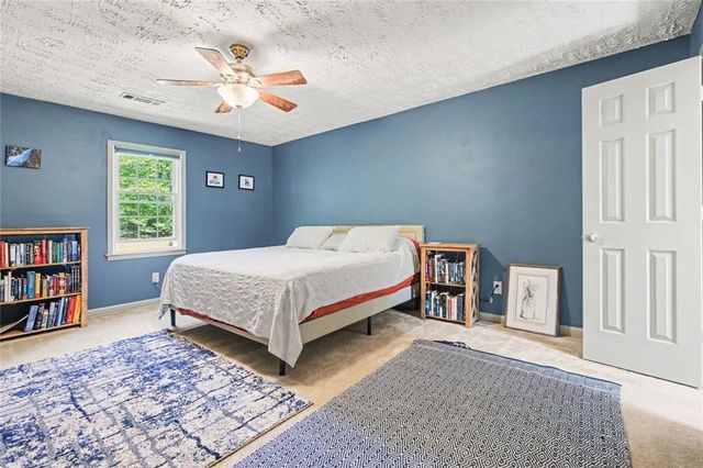 215 Hampton Woods Drive, Fayetteville, GA 30215