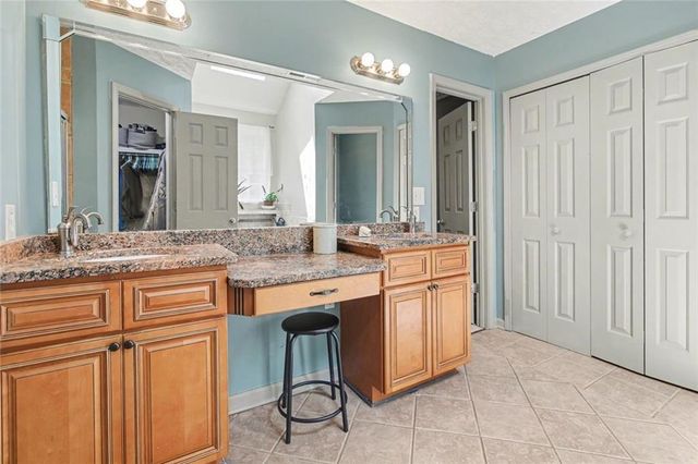 215 Hampton Woods Drive, Fayetteville, GA 30215