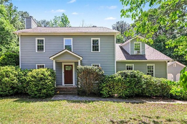 215 Hampton Woods Drive, Fayetteville, GA 30215