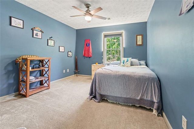 215 Hampton Woods Drive, Fayetteville, GA 30215