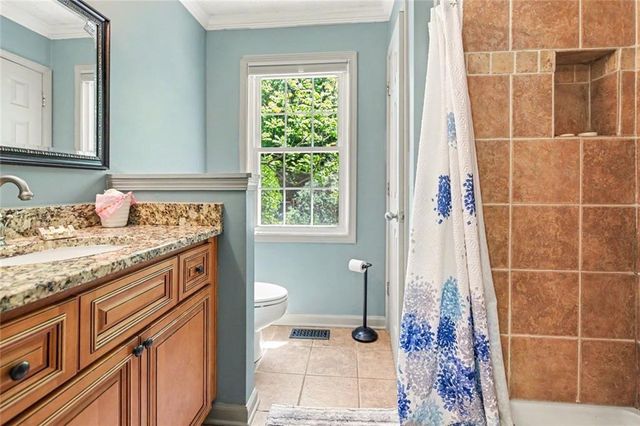 215 Hampton Woods Drive, Fayetteville, GA 30215